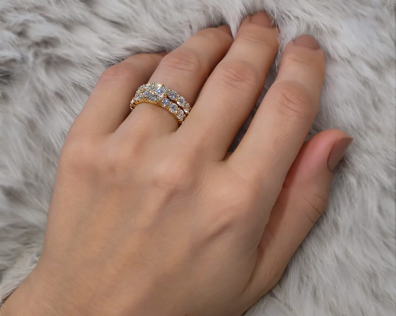Round Shared Prong Solitaire